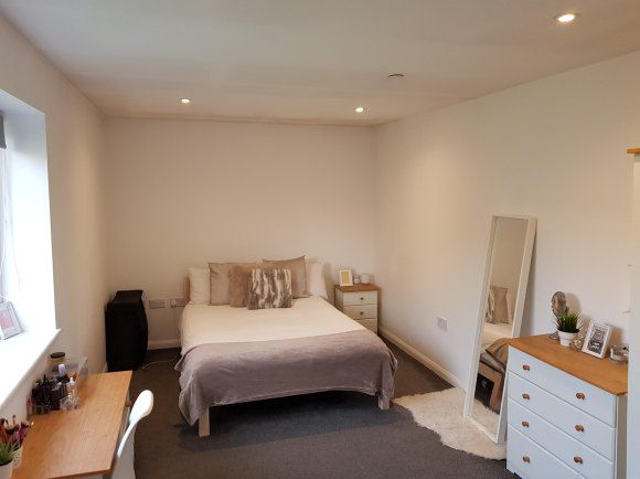 Property photo 2 of 12 Bedroom