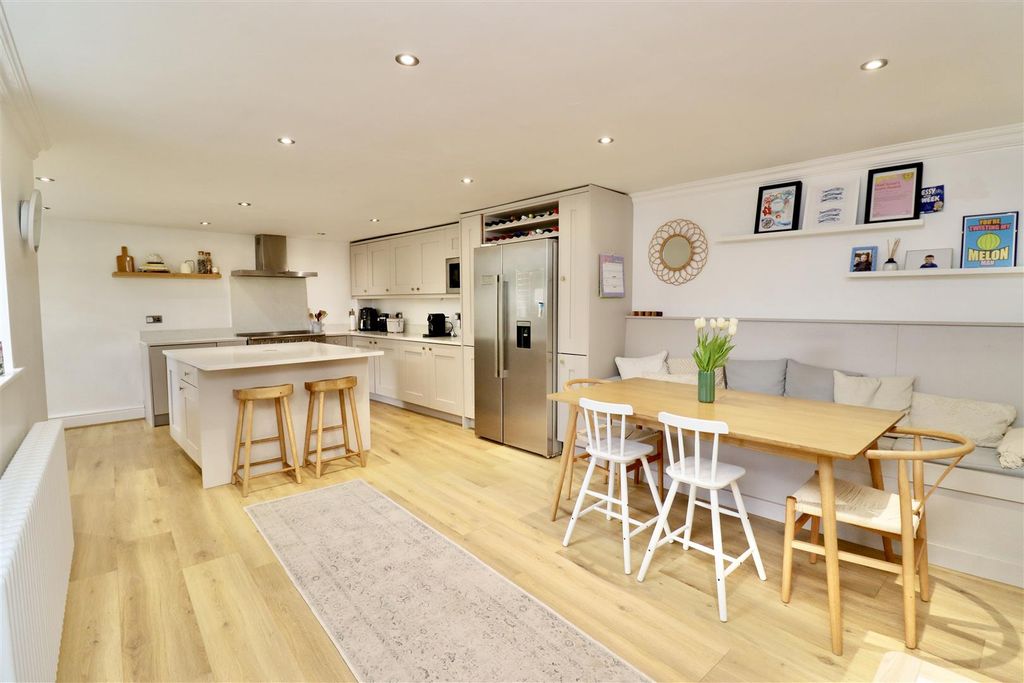 Property photo 2 of 25 Breakfast Kitchen - Dining Room
