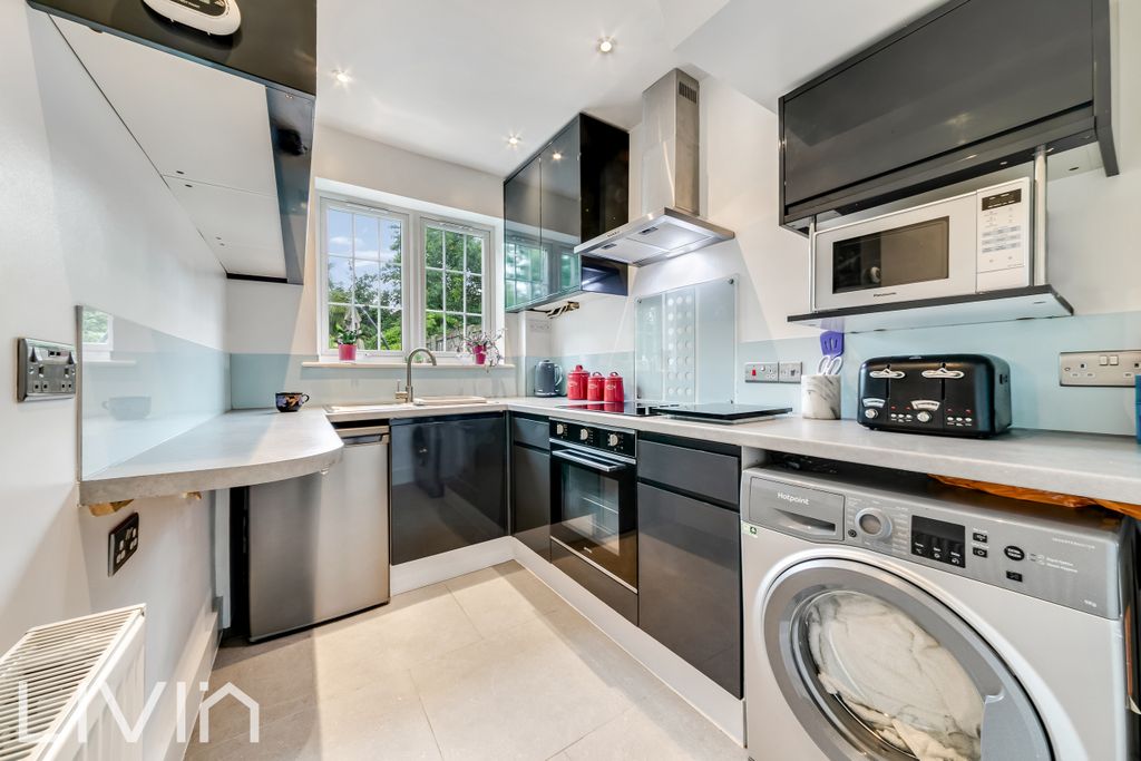 Property photo 3 of 12 3