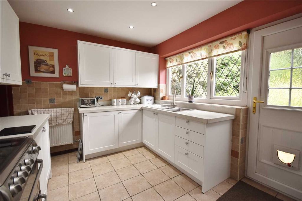 Property photo 3 of 18