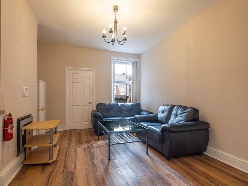 Property photo 1 of 8 3708131