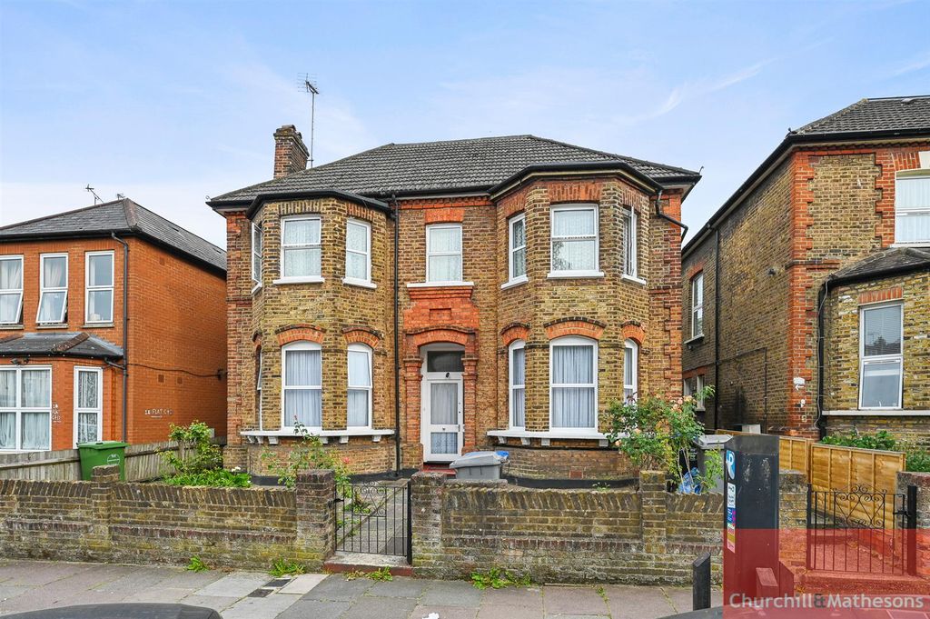 Property photo 2 of 12