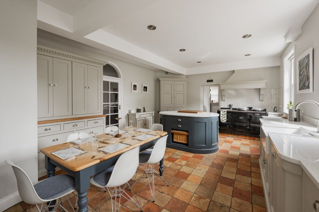 Property photo 3 of 32 Picture No. 87