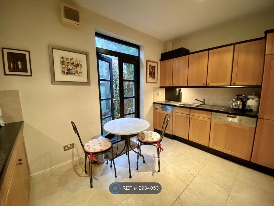 Property photo 3 of 16 Kitchen