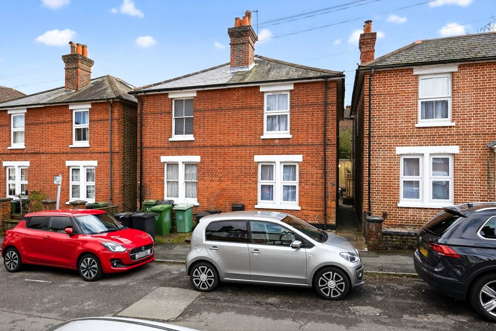 Property photo 1 of 11 Character Property