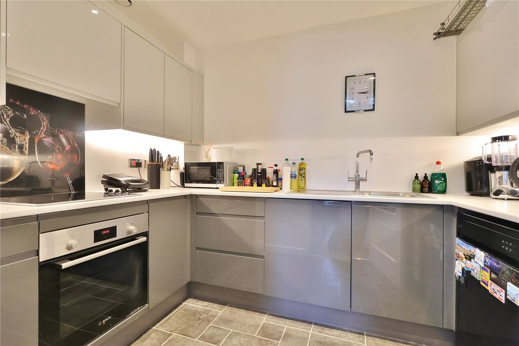 Property photo 2 of 12 Picture No. 32