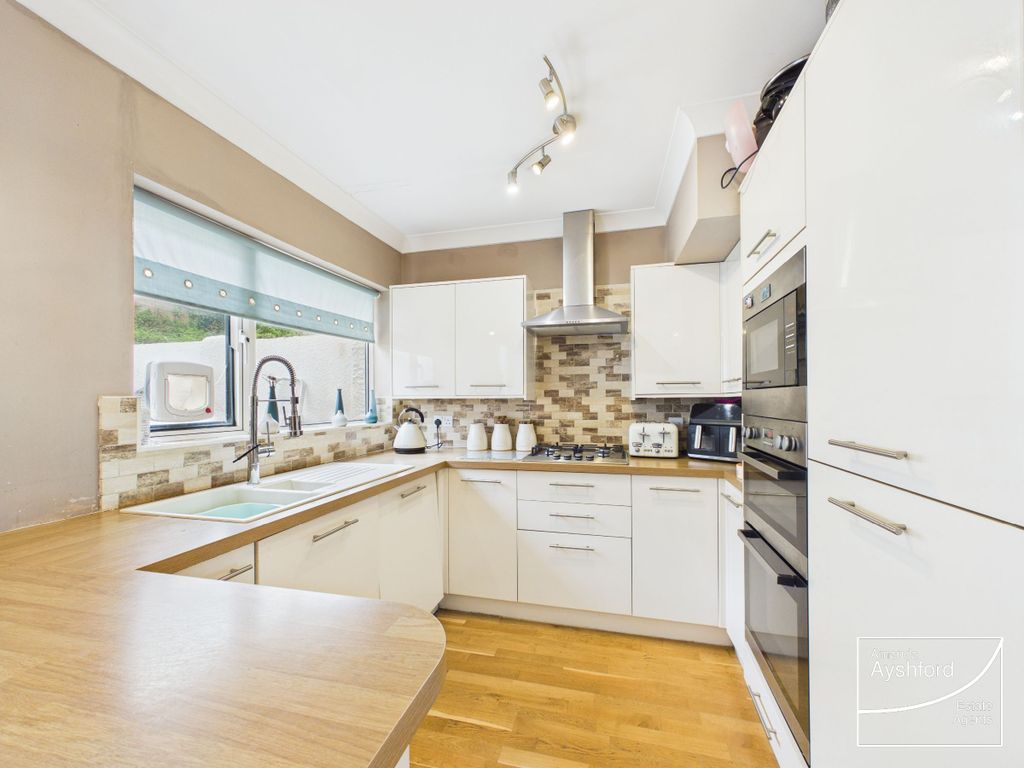 Property photo 3 of 24