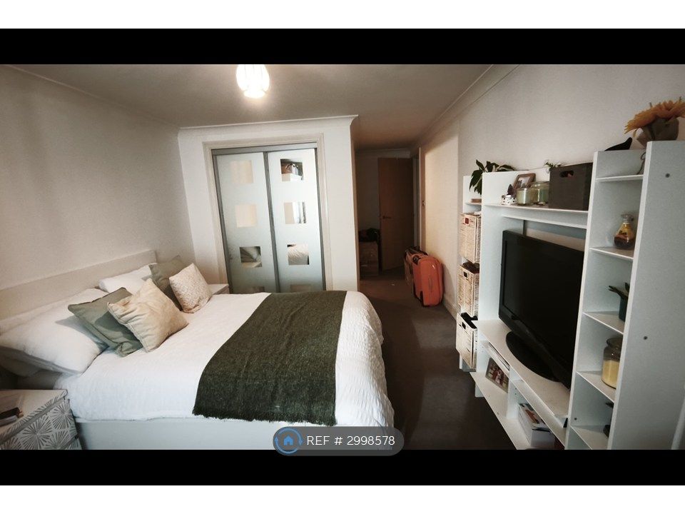 Property photo 2 of 12 Master Bedroom
