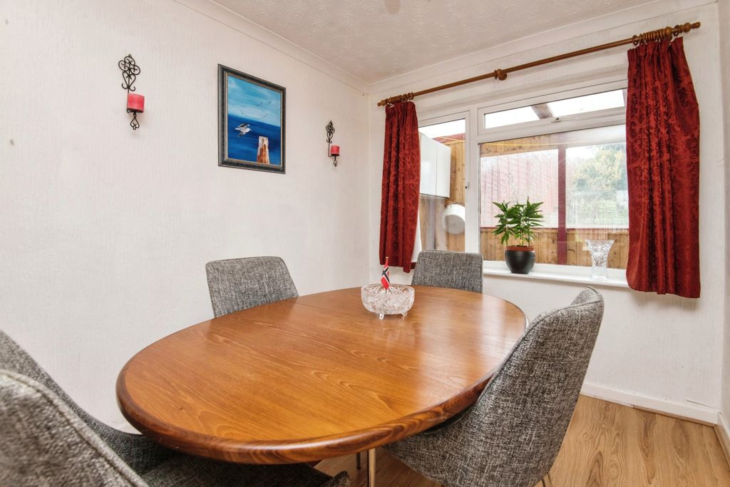 Property photo 3 of 13 Dining Room