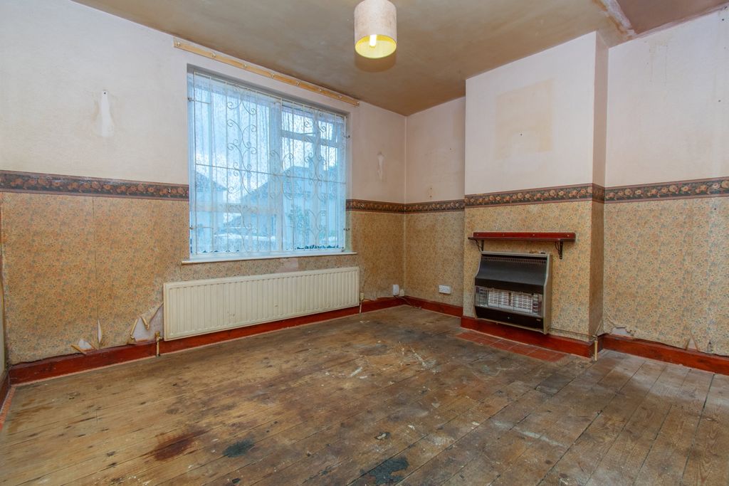 Property photo 3 of 13