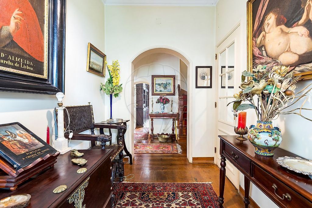 Property photo 2 of 31