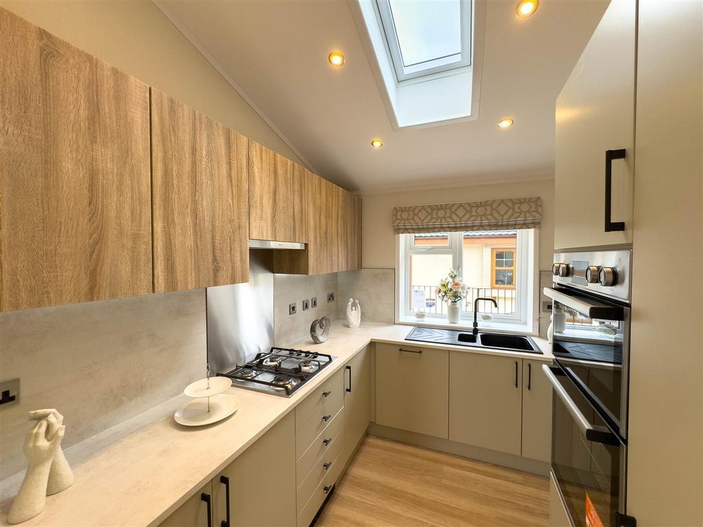 Property photo 3 of 9 Img_5449.Jpg