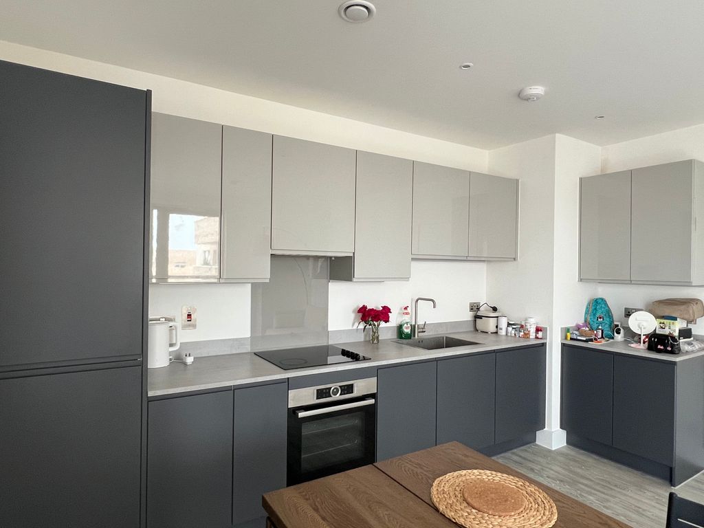 Property photo 3 of 27