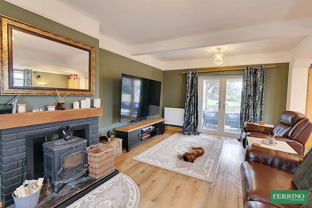 Property photo 3 of 34 Sitting-Dining Room