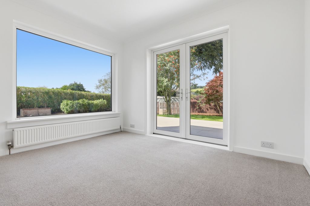 Property photo 3 of 37
