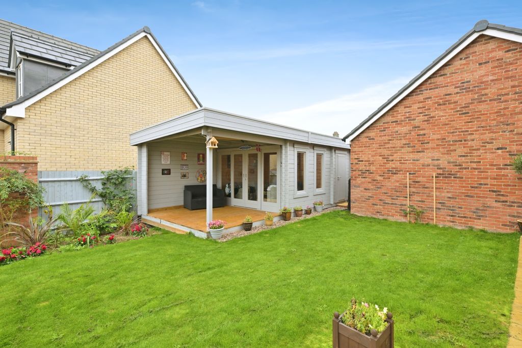 Property photo 3 of 28 Garden