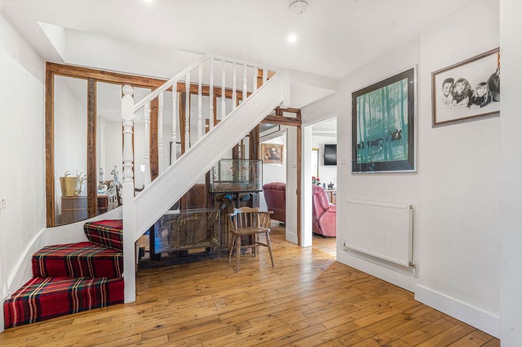 Property photo 2 of 45