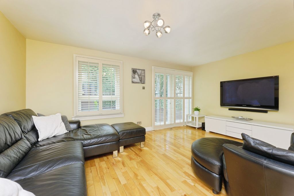 Property photo 3 of 15 Living Room