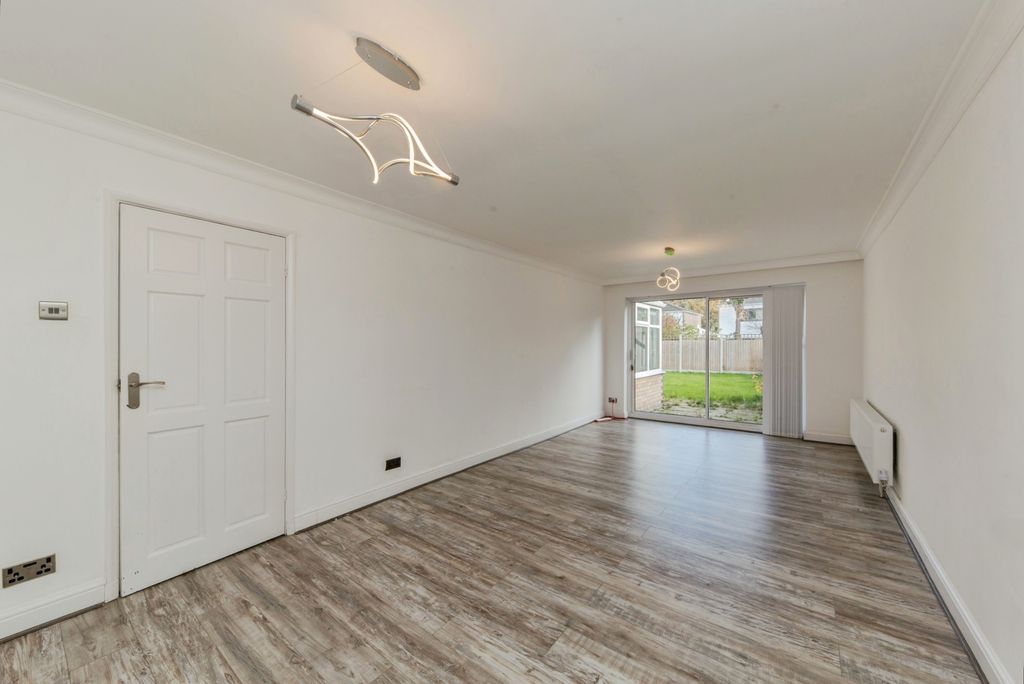 Property photo 3 of 17 Photo