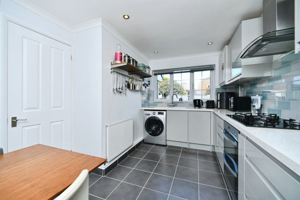 Property photo 2 of 21