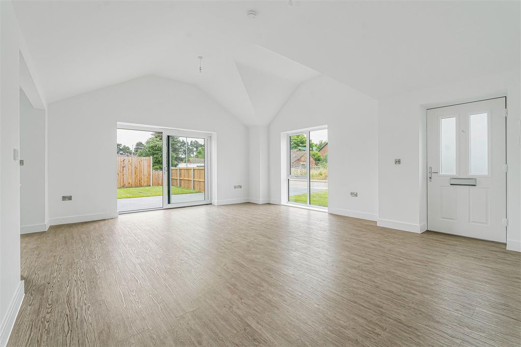 Property photo 3 of 16 6_56392-1.Jpg