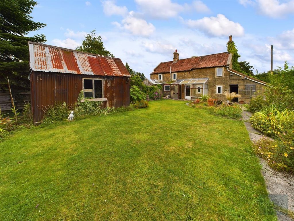 Property photo 2 of 17 Cam02558G0-Pr0225-St