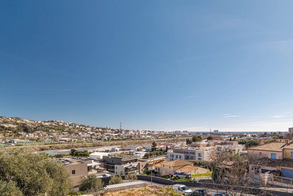 Property photo 1 of 26 Sale Apartment - Saint-Laurent-Du-Var - Pugets - Three Rooms New Terrace Parking Panoramic View