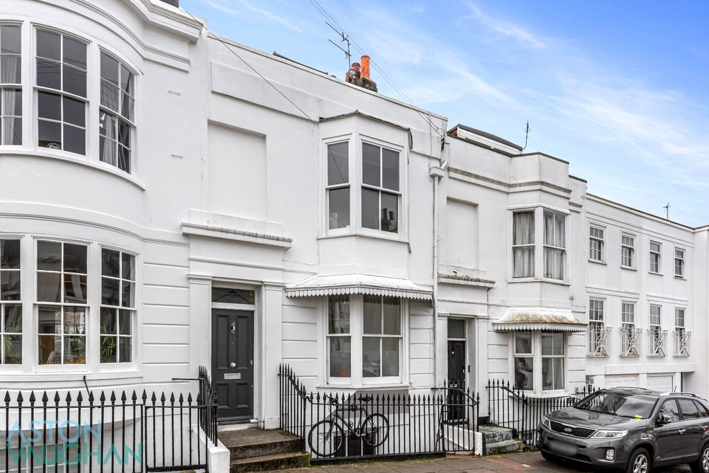 Property photo 2 of 7 5245171