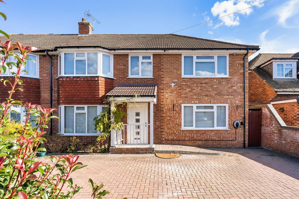 Property photo 1 of 29 Front (Exterior)