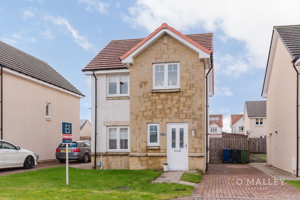 Property photo 1 of 16 Front External