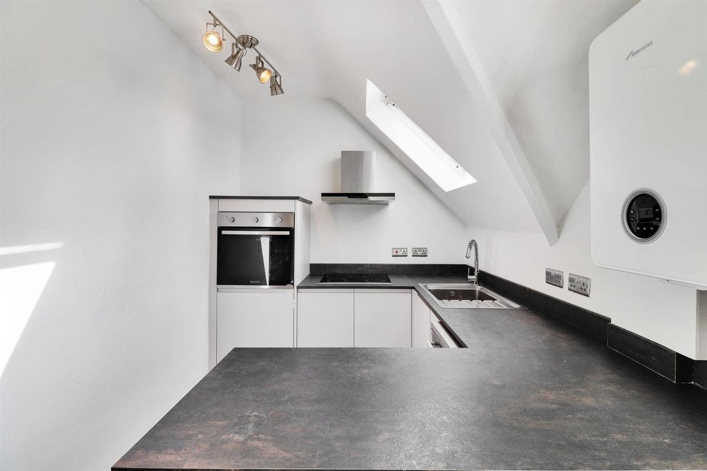 Property photo 3 of 12 61761_012.Jpg