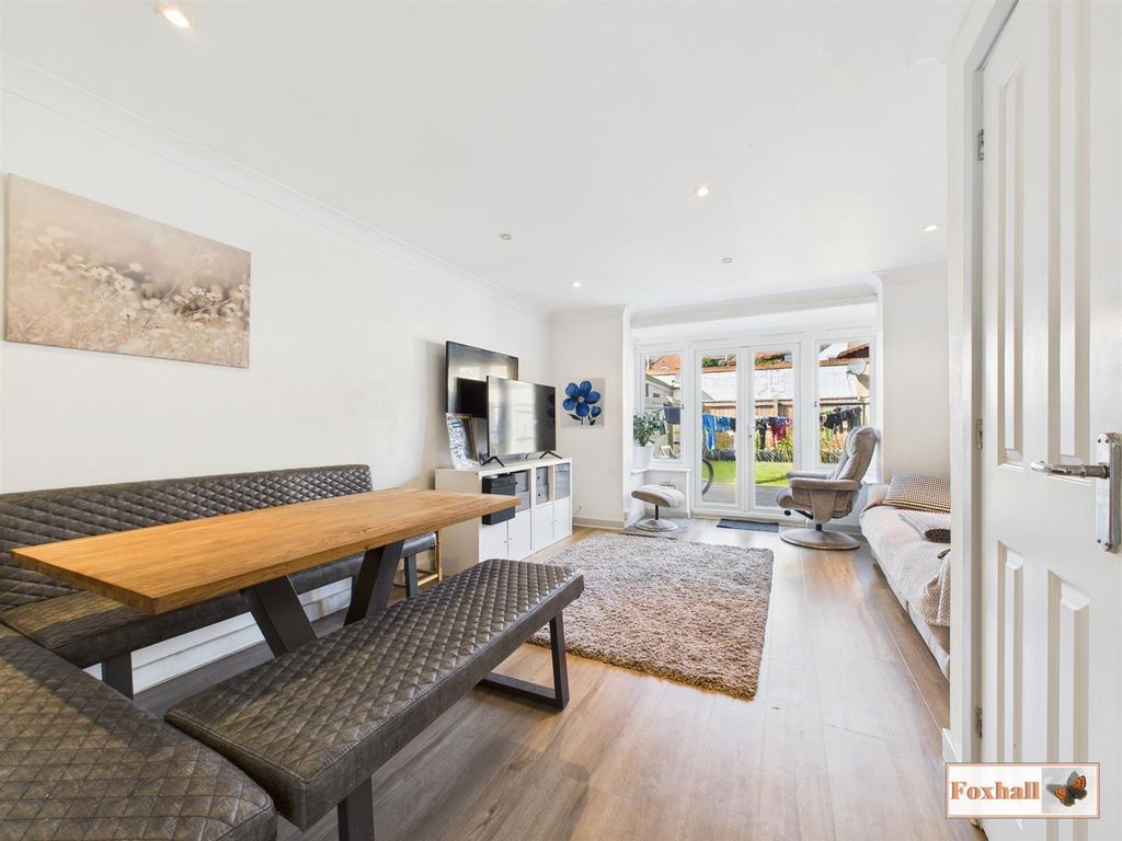 Property photo 2 of 18 Lounge Diner