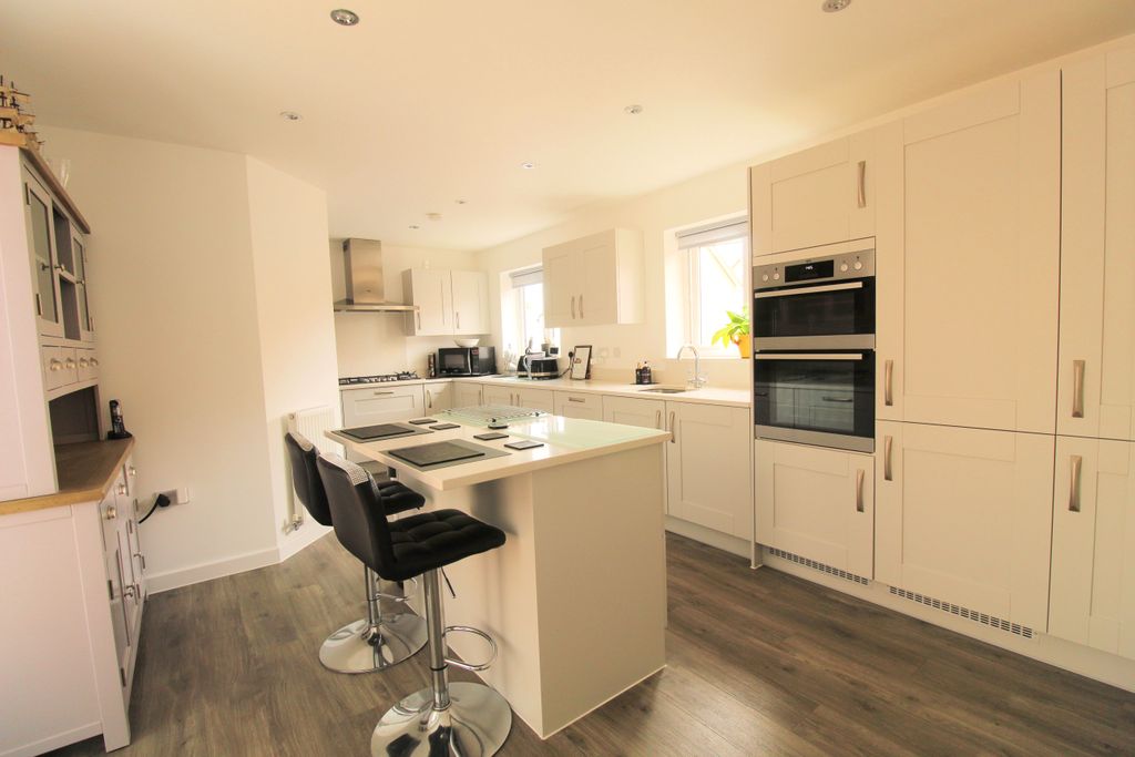 Property photo 2 of 19 Img_40144