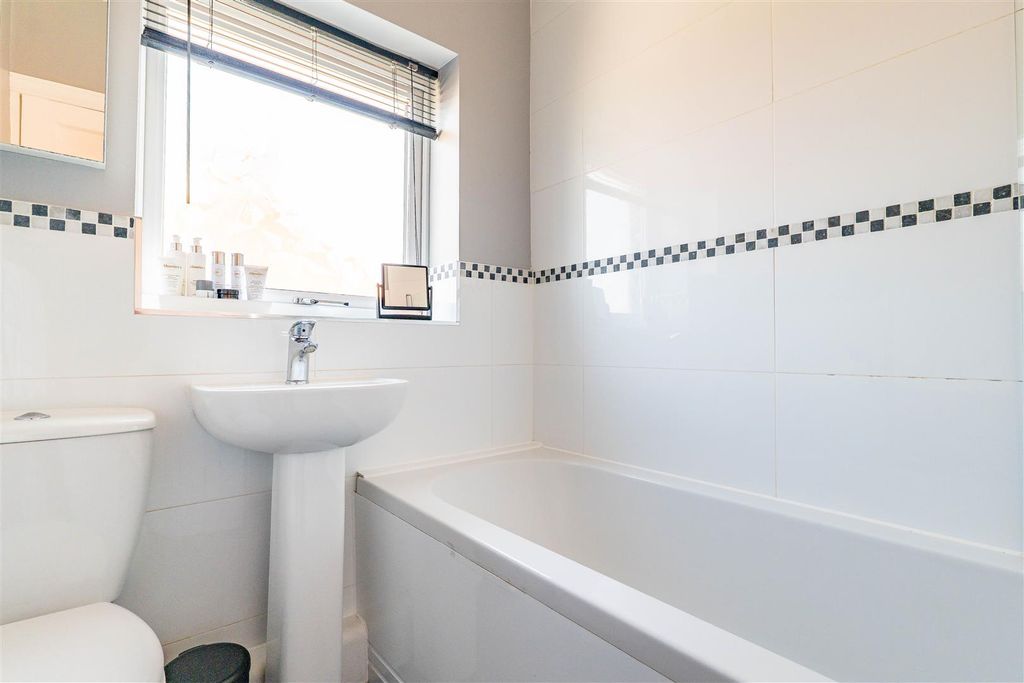 Property photo 3 of 26 Family Bathroom