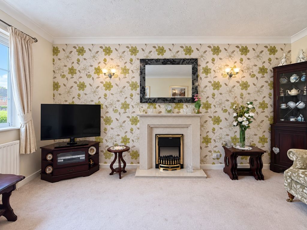 Property photo 3 of 13 6099304