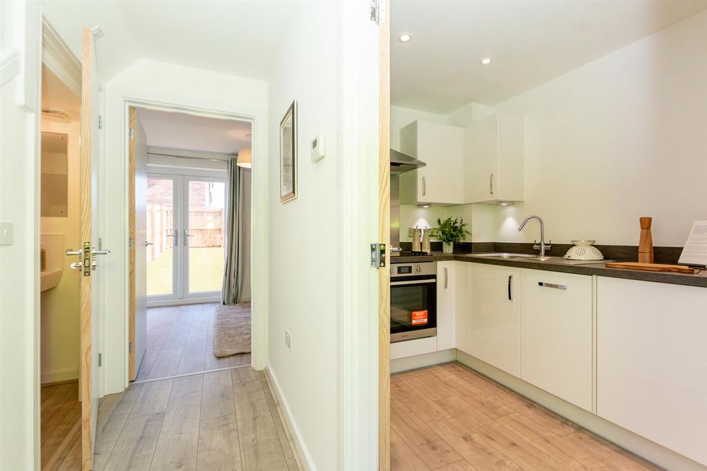 Property photo 2 of 13 4. Kitchen.Jpg