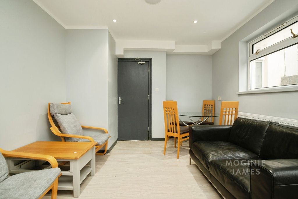 Property photo 2 of 10 Pbox-Img.Jpg