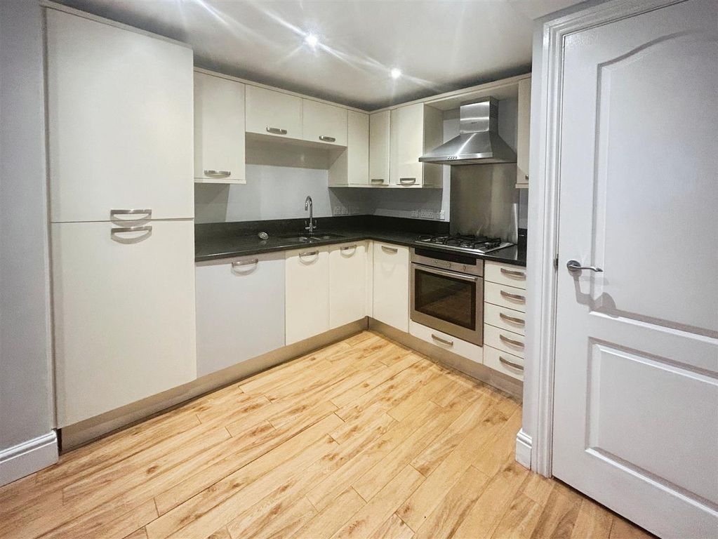 Property photo 3 of 7 354d15c6-Image00006.Jpeg