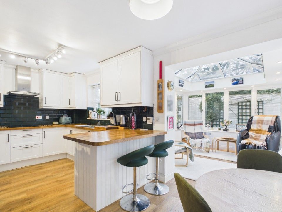 Property photo 2 of 23