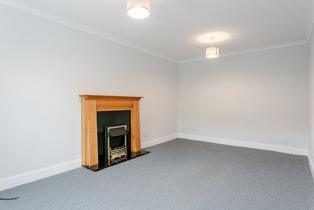 Property photo 3 of 32