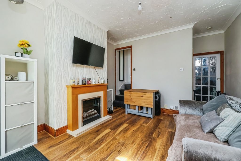 Property photo 2 of 20 Pbox-Img.Jpg