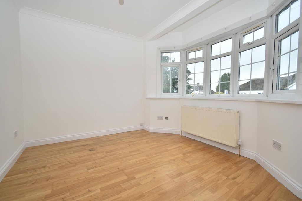 Property photo 3 of 9 Gallery