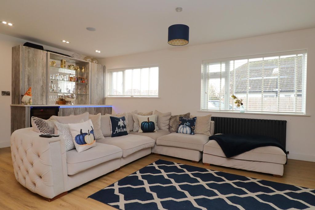 Property photo 2 of 45 Living Room