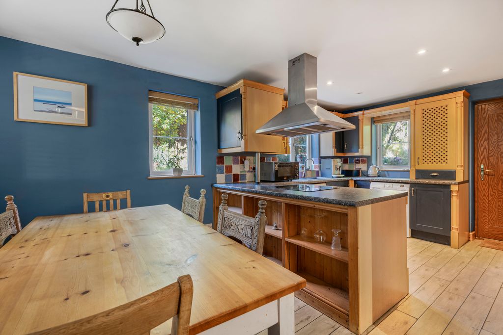 Property photo 2 of 21 Kitchen/Diner