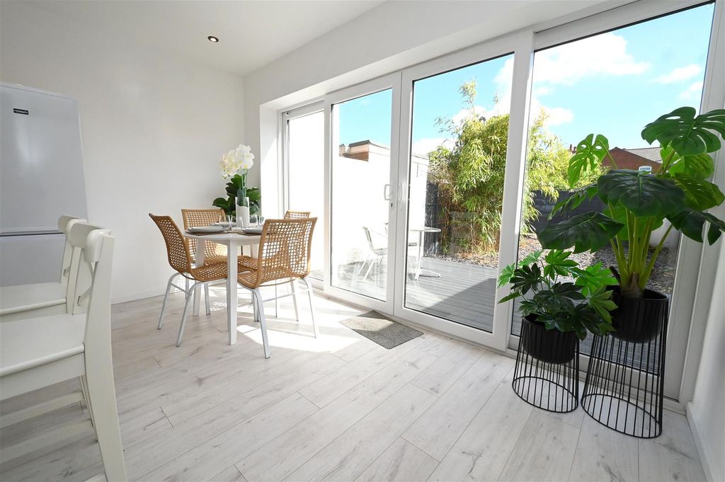 Property photo 2 of 21 Dining Room.Jpg