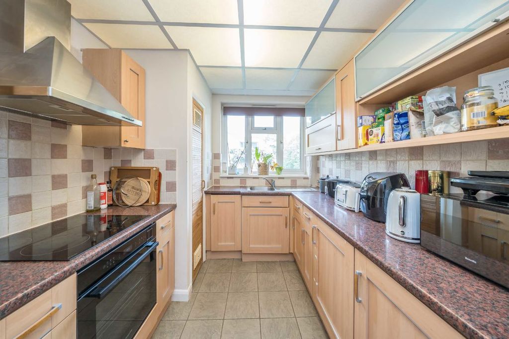 Property photo 3 of 4