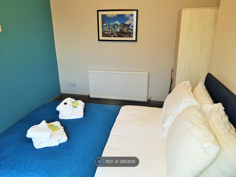 Property photo 2 of 8 Bedroom (3)