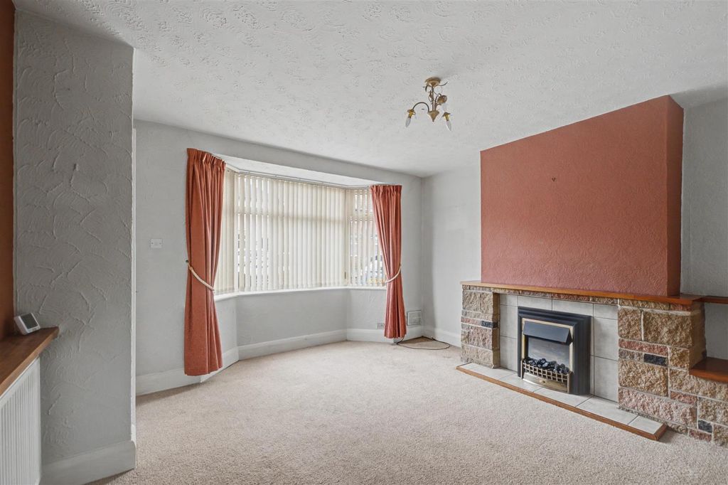 Property photo 2 of 18 Lounge_2.Jpeg