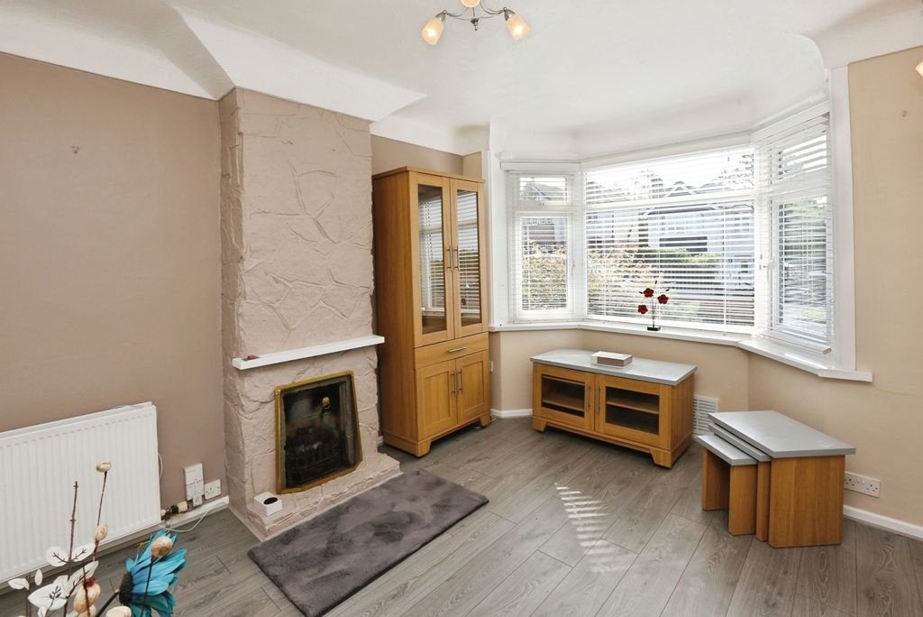 Property photo 2 of 16 Photo
