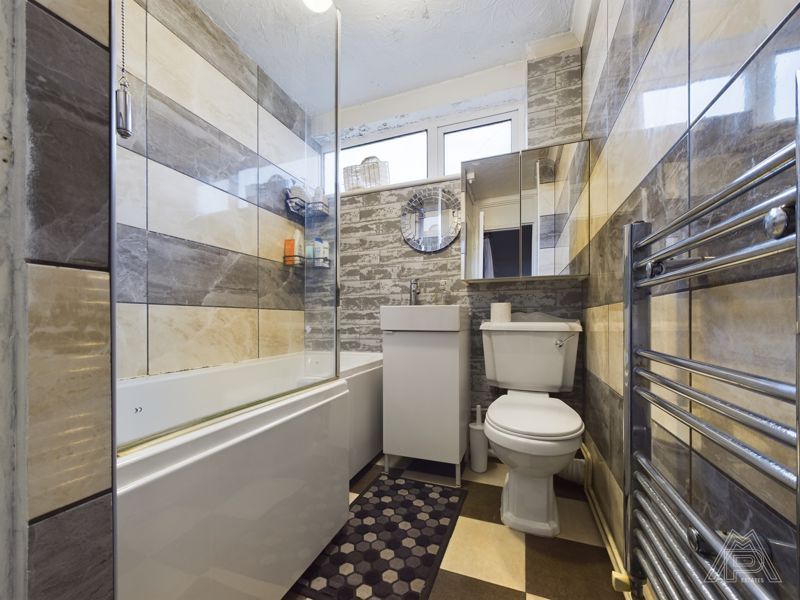 Property photo 3 of 11 Photo 6